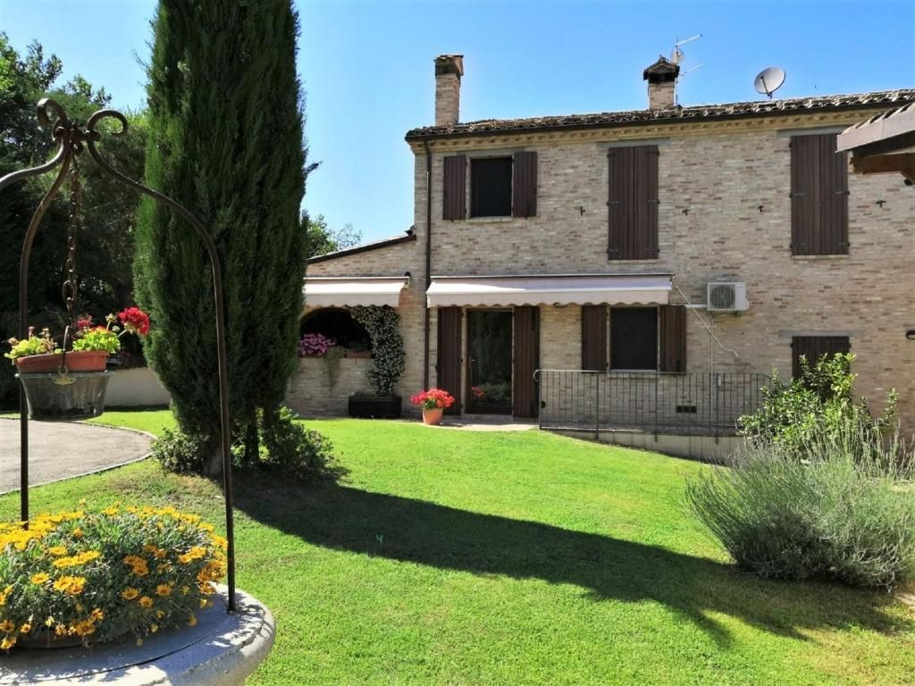 Villa i Girasoli vista dal giardino